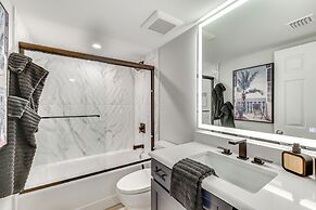 Luxury Sanibel Condo w/ Ocean View: Steps to Beach