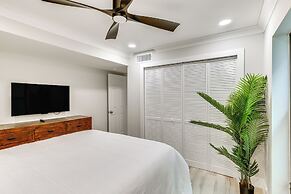 Luxury Sanibel Condo w/ Ocean View: Steps to Beach