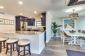 Luxury Sanibel Condo w/ Ocean View: Steps to Beach