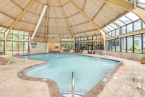 Cozy Camelback, Pocono Retreat w/ Mountain Views!