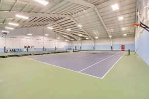 Cozy Camelback, Pocono Retreat w/ Mountain Views!