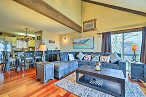 Cozy Camelback, Pocono Retreat w/ Mountain Views!