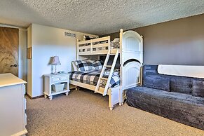 Cozy Camelback, Pocono Retreat w/ Mountain Views!