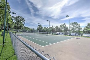 'the Ridge' Branson Condo w/ Pools + Golf Course!