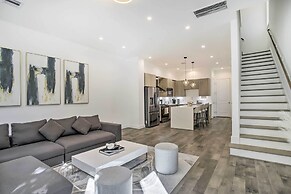 Newly-built Luxury Galleria Area Townhome!