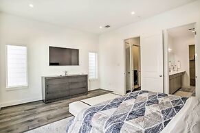 Newly-built Luxury Galleria Area Townhome!