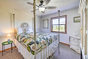 Lovely Avon Home: Walk to Bay & Boat Launch!