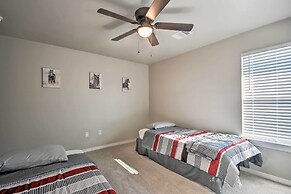 Bright Amarillo Townhome Near Parks & Town!