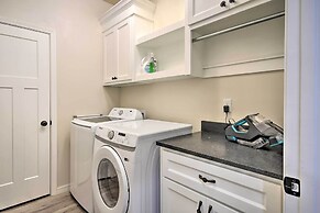 Bright Amarillo Townhome Near Parks & Town!