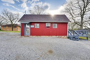 Charming Studio Home 12 Mi to Eureka Springs!
