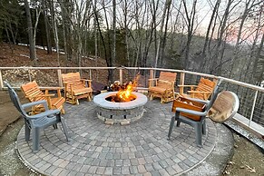 Beaver Lake Retreat w/ Lake Access & Fire Pit!