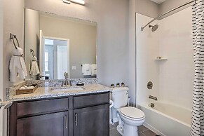 6 Mi to Dtwn Denver: Townhome w/ Patio!