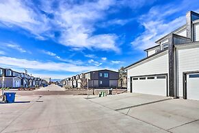 6 Mi to Dtwn Denver: Townhome w/ Patio!