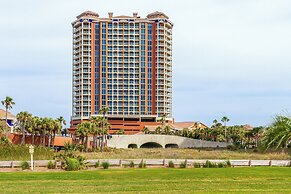 Pensacola Beach Penthouse w/ View + Pool Access!