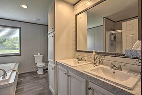 Family-friendly Madill Home: Peaceful Setting
