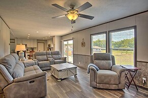 Family-friendly Madill Home: Peaceful Setting