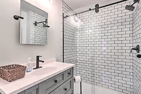 'the Ruebling House': Bright, Modern, & Renovated!