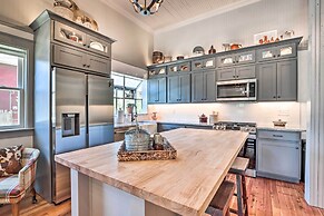 'the Ruebling House': Bright, Modern, & Renovated!