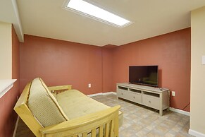 Harpers Ferry Cabin - Walk to Private Lake!