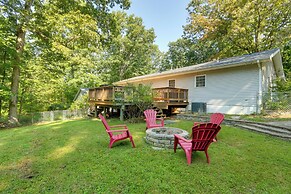 Harpers Ferry Cabin - Walk to Private Lake!