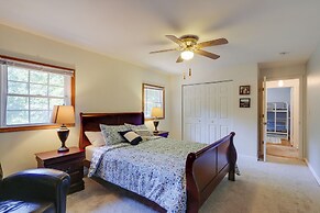 Harpers Ferry Cabin - Walk to Private Lake!