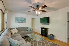 Harpers Ferry Cabin - Walk to Private Lake!