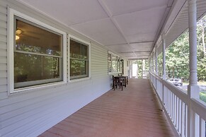 Harpers Ferry Cabin - Walk to Private Lake!