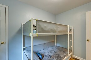 Harpers Ferry Cabin - Walk to Private Lake!