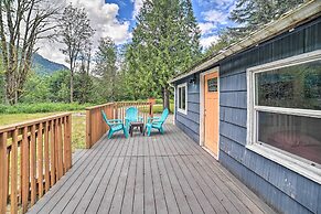 Modern Gold Bar Vacation Rental w/ Mountain View