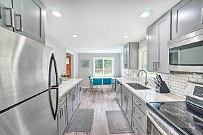 Modern Gold Bar Vacation Rental w/ Mountain View