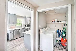 Modern Gold Bar Vacation Rental w/ Mountain View