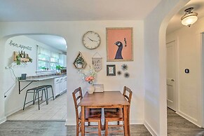 Historic Branson Cottage: 7 Mi to Table Rock Lake!