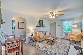 Historic Branson Cottage: 7 Mi to Table Rock Lake!