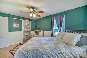 Historic Branson Cottage: 7 Mi to Table Rock Lake!