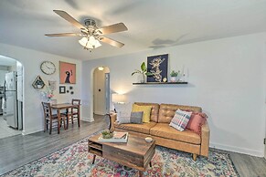 Historic Branson Cottage: 7 Mi to Table Rock Lake!