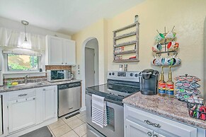 Historic Branson Cottage: 7 Mi to Table Rock Lake!