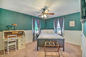 Historic Branson Cottage: 7 Mi to Table Rock Lake!