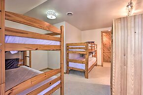 Lakefront 'manitou Cottage' < 1 Mi to Downtown!