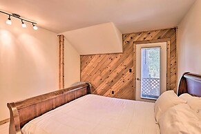 Lakefront 'manitou Cottage' < 1 Mi to Downtown!