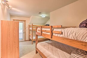 Lakefront 'manitou Cottage' < 1 Mi to Downtown!