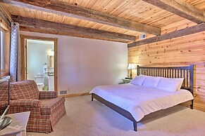 Lakefront 'manitou Cottage' < 1 Mi to Downtown!