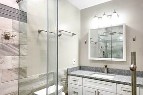 1/4 Mi to Ocean: Beach Pebble Townhome w/ Patio