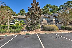 1/4 Mi to Ocean: Beach Pebble Townhome w/ Patio