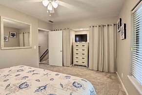 1/4 Mi to Ocean: Beach Pebble Townhome w/ Patio