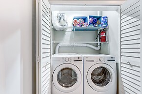 1/4 Mi to Ocean: Beach Pebble Townhome w/ Patio