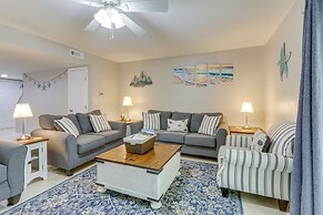 1/4 Mi to Ocean: Beach Pebble Townhome w/ Patio