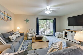 1/4 Mi to Ocean: Beach Pebble Townhome w/ Patio