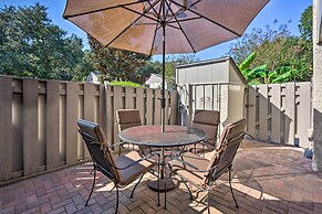 1/4 Mi to Ocean: Beach Pebble Townhome w/ Patio