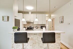 Steps to TCU Campus: Modern Fort Worth Apt