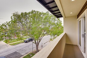 Steps to TCU Campus: Modern Fort Worth Apt